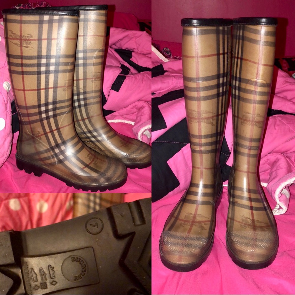 Burberry Rain Boots 👢 (Size 7, Authentic)